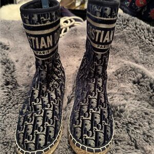 Christian Dior like new Sherpa lined Espadrille Boots